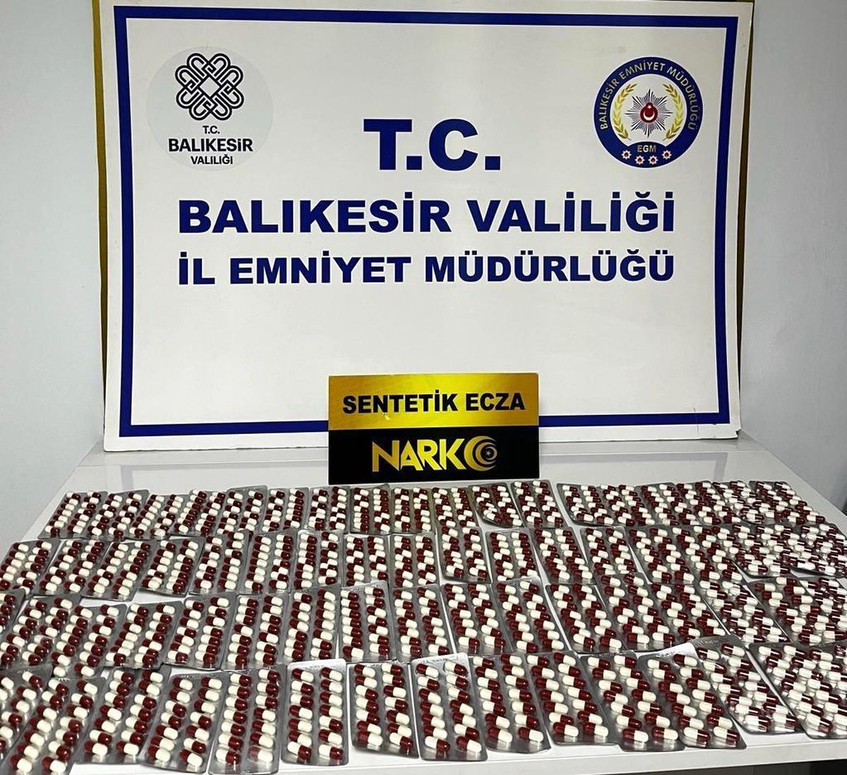 Ayvalık\'ta bin 13 adet sentetik uyuşturucu hap ele geçirildi