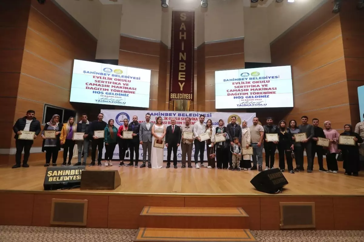 Şahinbey Belediyesi "Evlilik Okulu Projesi" ile çiftleri evlendiriyor