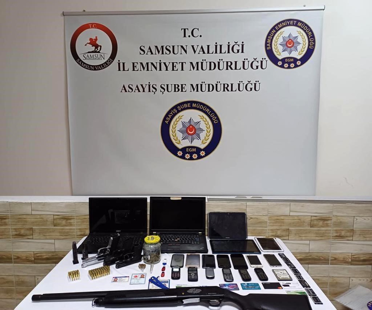 Samsun\'da düzenlenen operasyonda 12 kişi gözaltına alındı