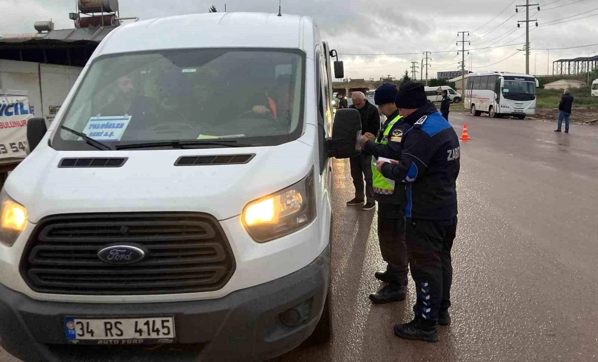 Altınova\'da servis araçları denetlendi