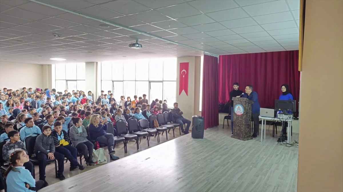 Sivas\'ta öğrencilere yapay zeka semineri düzenlendi