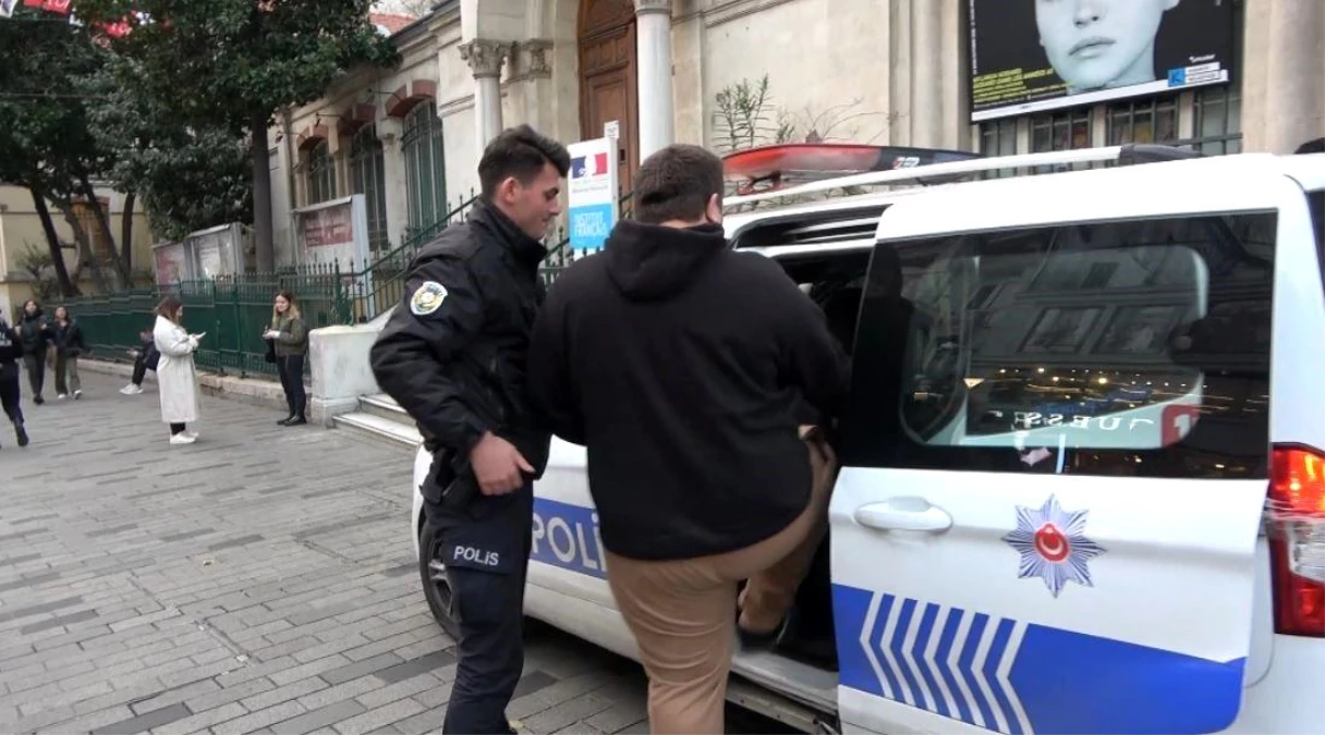 Taksim ve İstiklal Caddesi\'nde 10 kişi gözaltına alındı