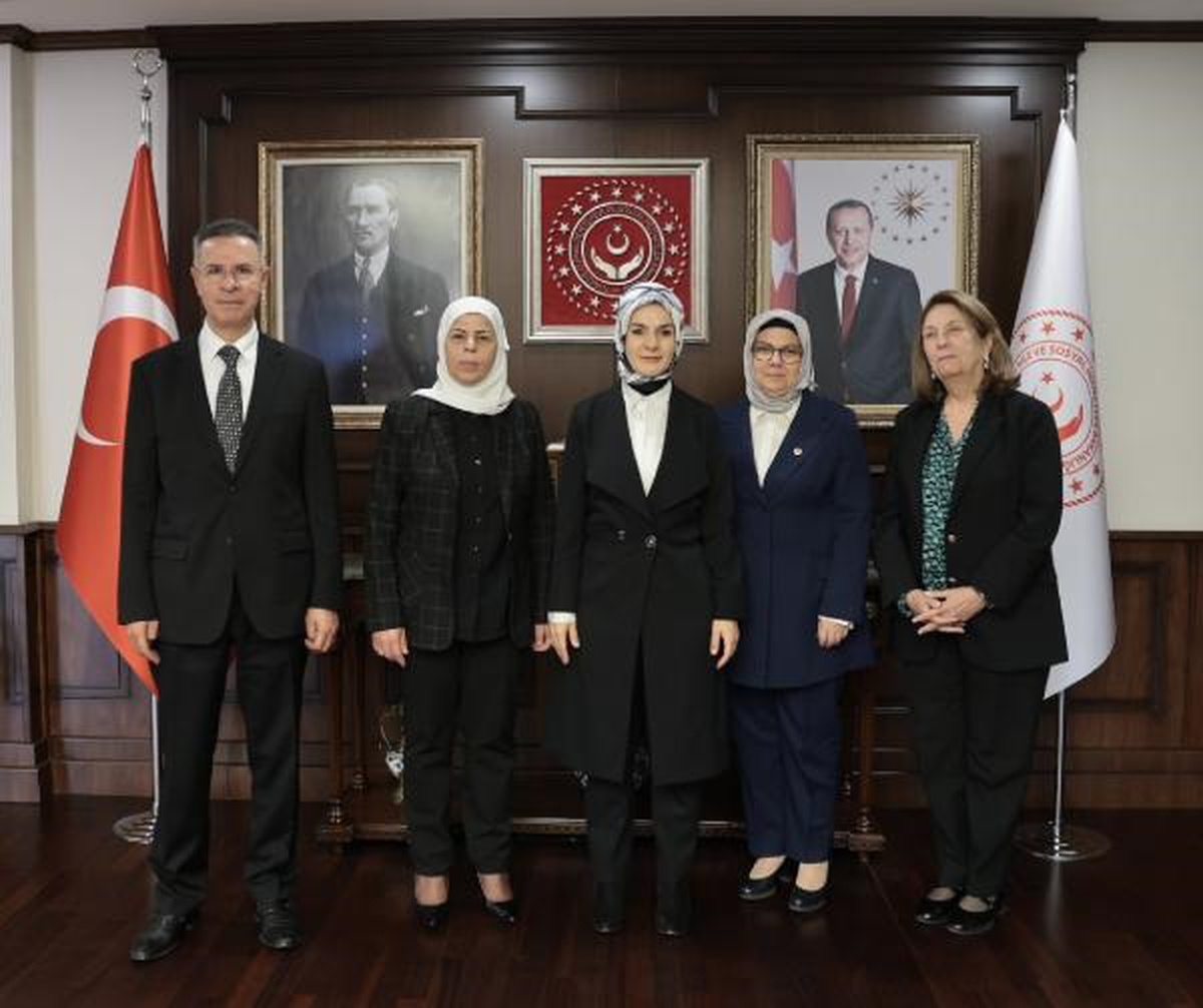 Bakan Göktaş, Filistinli kadın, çocuk ve yaşlıların korunması konusunda görüşmeler yaptı