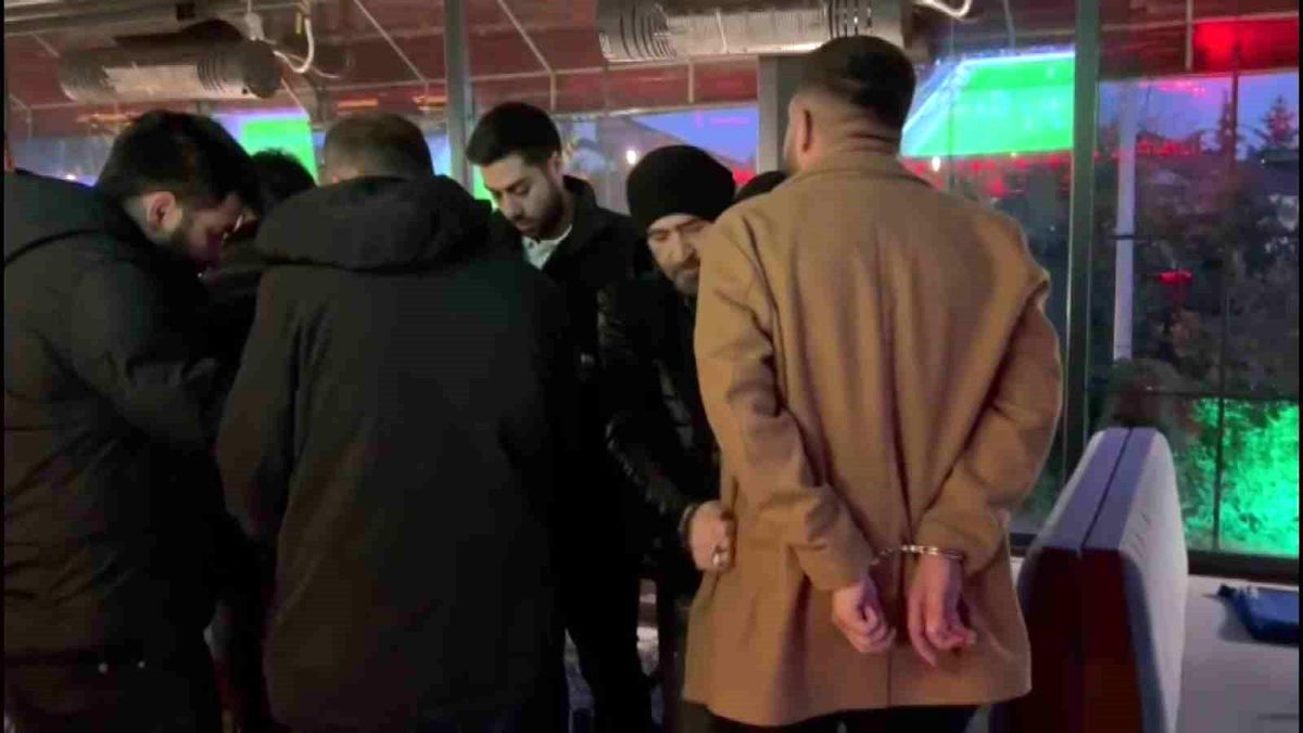 Çekmeköy\'de Kredi Dolandırıcılarına Polis Tuzağı