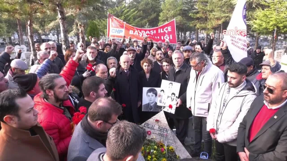 CHP Ankara İl Örgütü, Erdal Eren\'i Anmak İçin Mezarı Başında Buluştu
