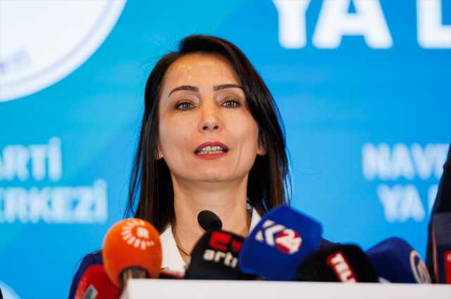 DEM Partili Tulay Hatımoğulları Oruç, Özgür Özel'e 'CHP'nin Eş Başkanı' dedi