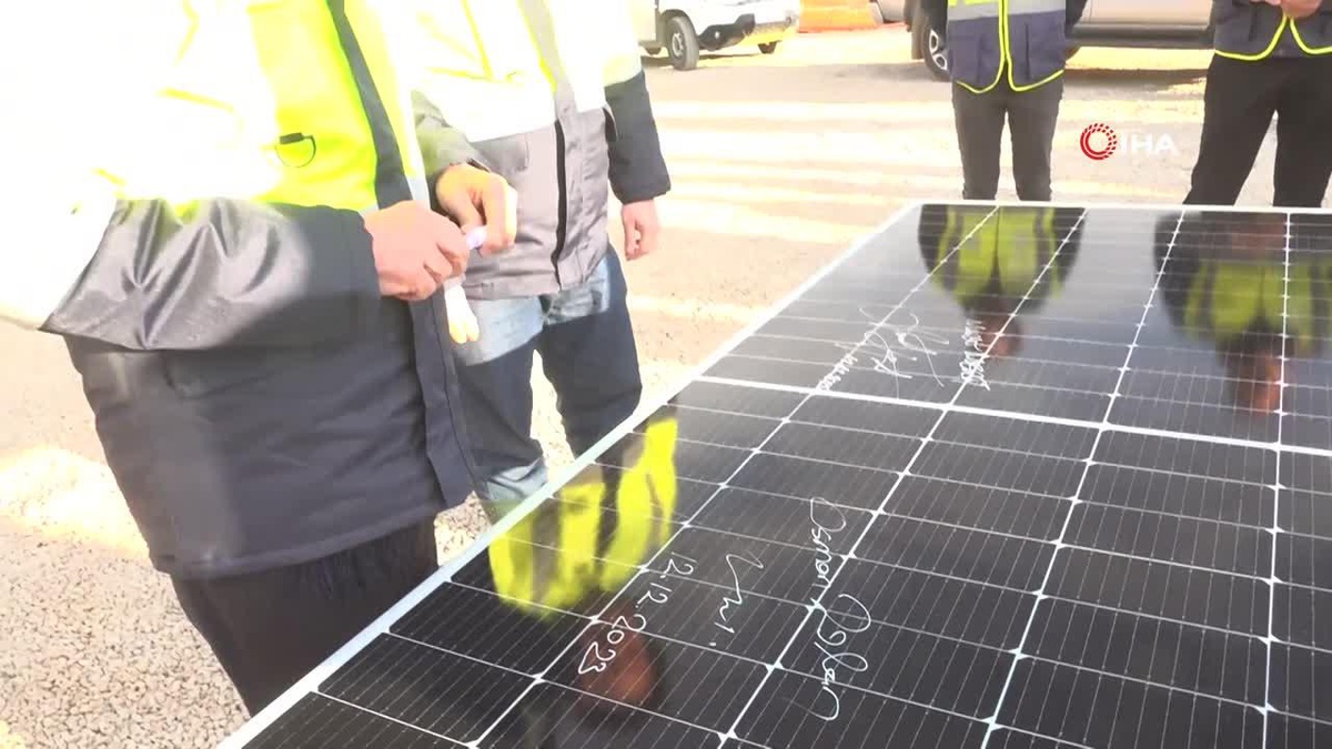 Ege\'nin en büyük güneş enerji santralinde çalışmalar sürüyor