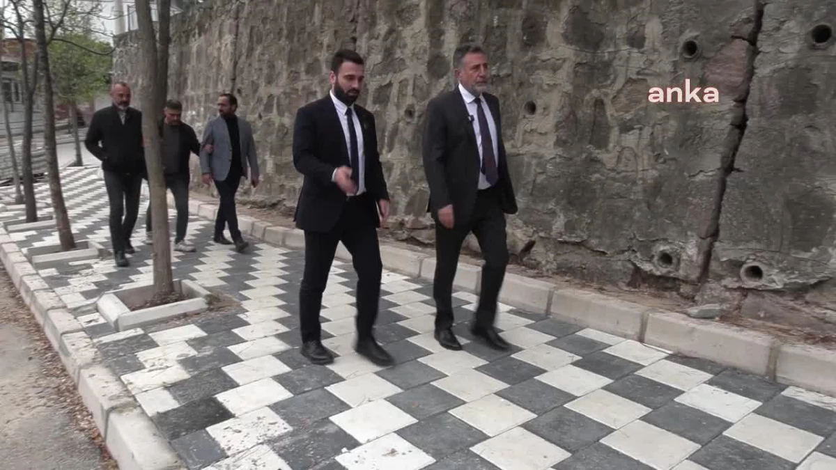 Bayraklı Belediye Başkanı Serdar Sandal, Gümüşpala ve Nafiz Gürman\'da esnaf ve vatandaşlarla buluştu