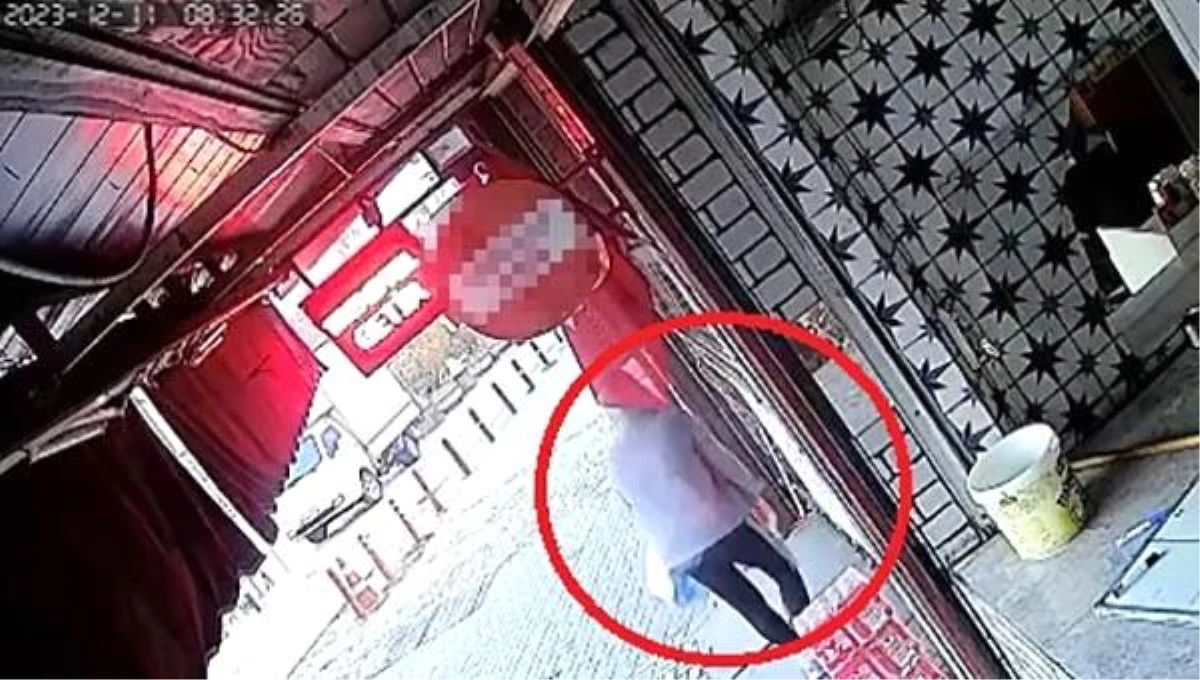Bursa\'da içecek hırsızı kameraya yakalandı