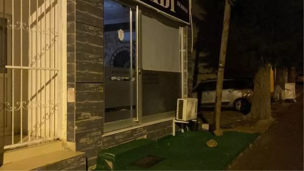 İZMİR'DE, SİLAHLA YARALAMA VE İŞ YERİ KURŞUNLAMA OLAYLARINA KARIŞAN 5 ŞÜPHELİ YAKALANDI