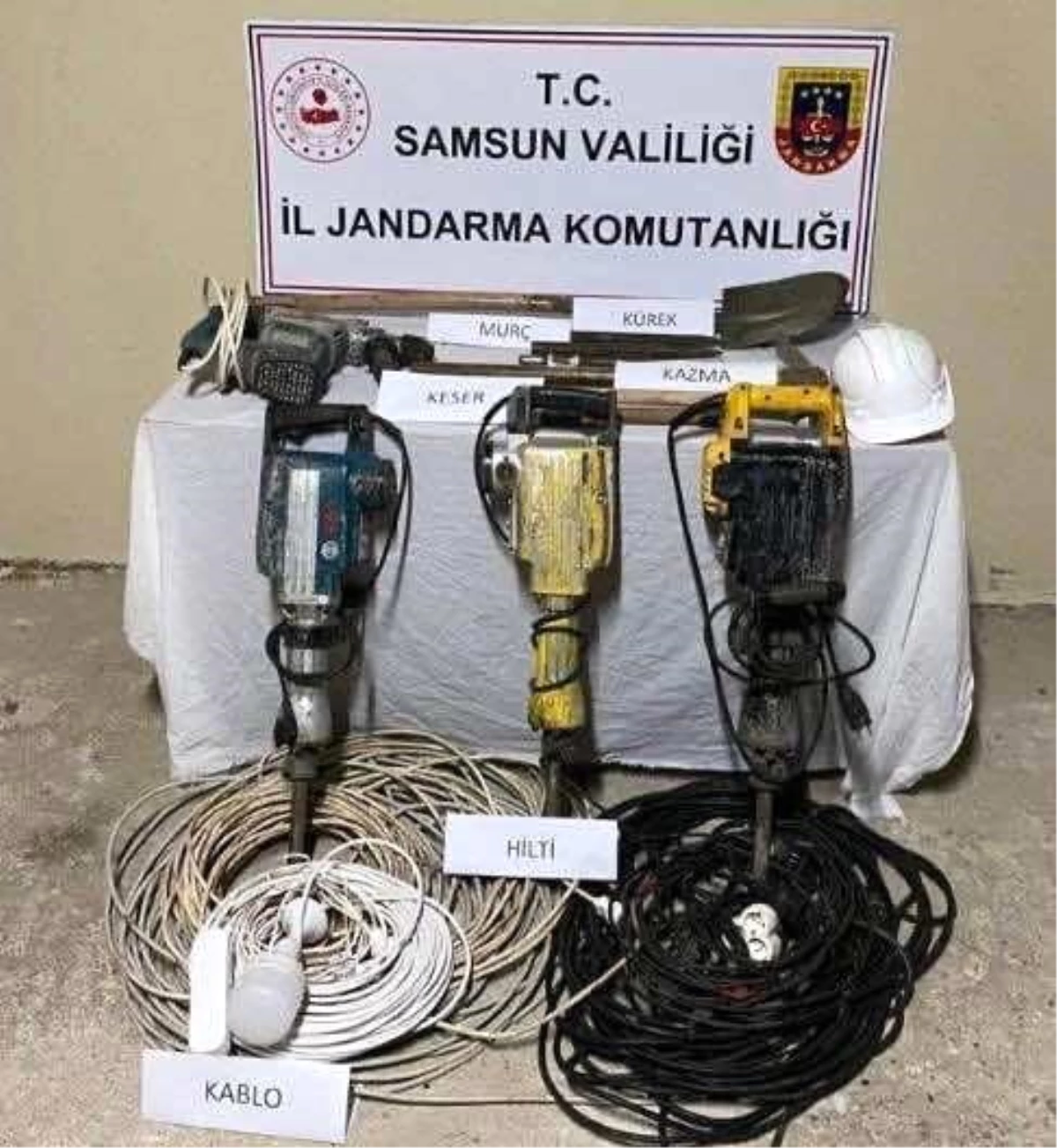 Samsun\'da Kaçak Define Kazısı Yapan 10 Kişi Suçüstü Yakalandı