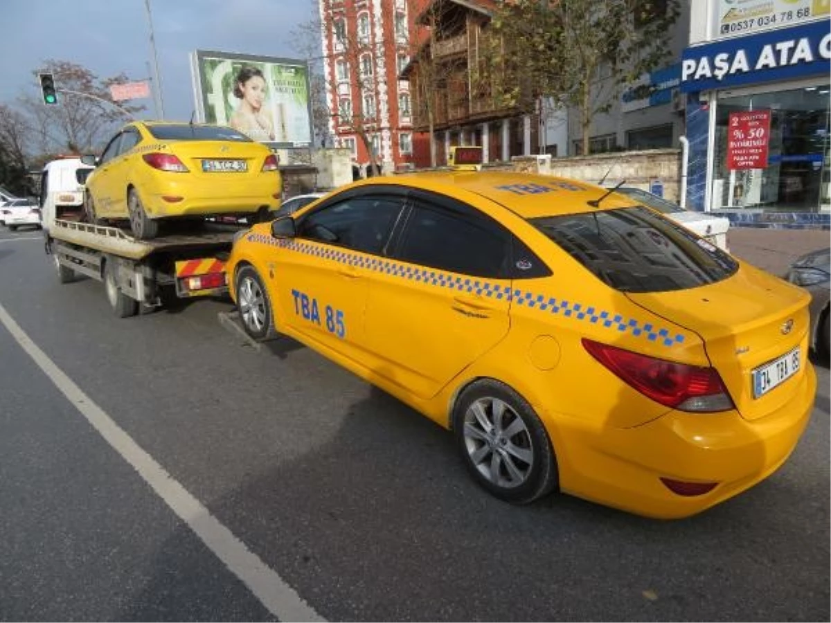 Kadıköy\'de 12 taksi şoförüne 16 bin 232 lira ceza