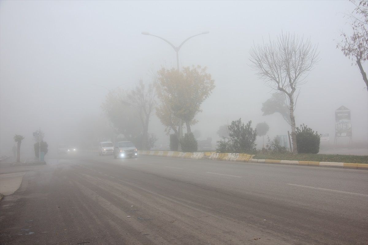 Kilis\'te etkili olan sis görüş mesafesini düşürdü
