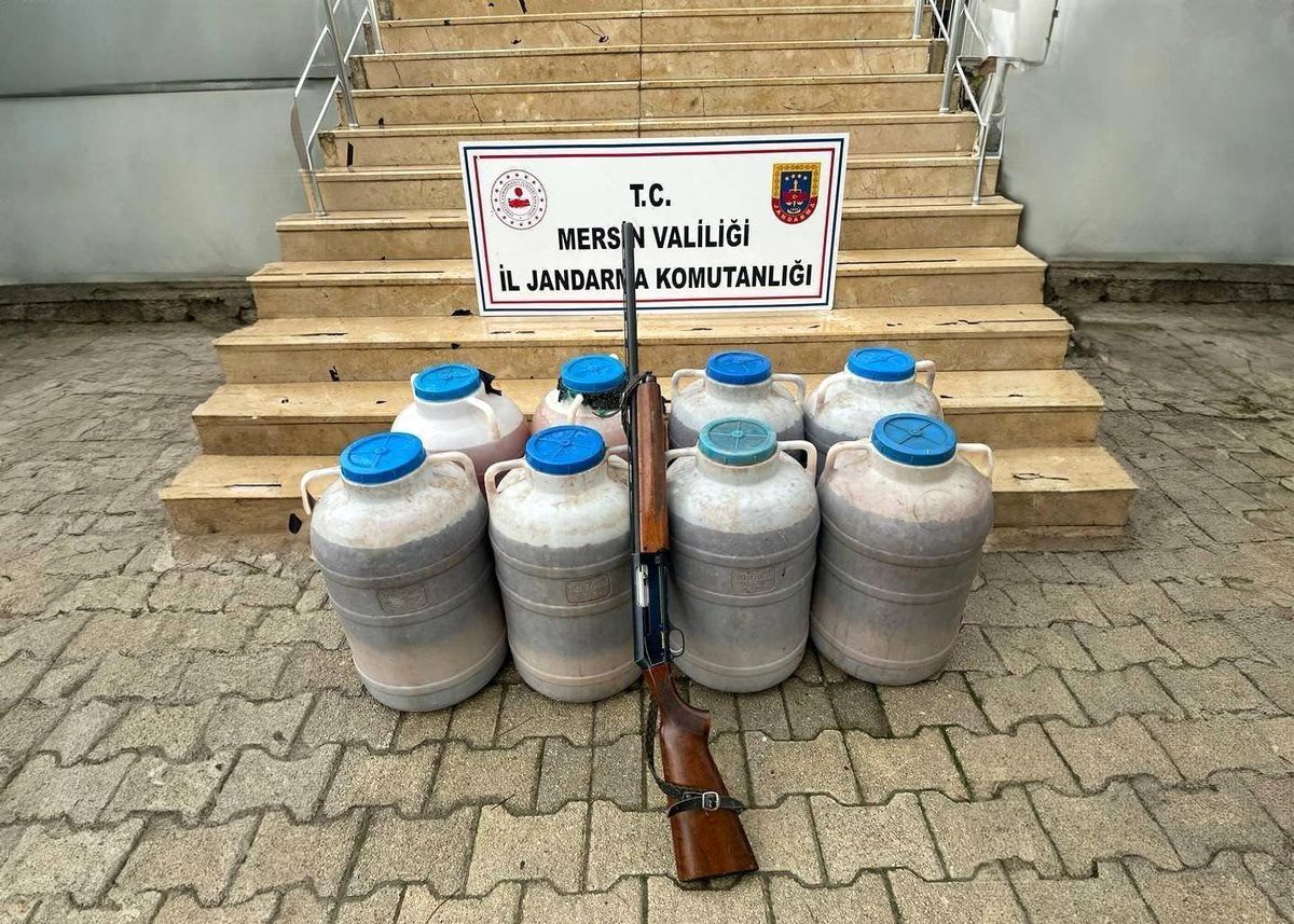 Mersin\'de 550 litre sahte içki ele geçirildi