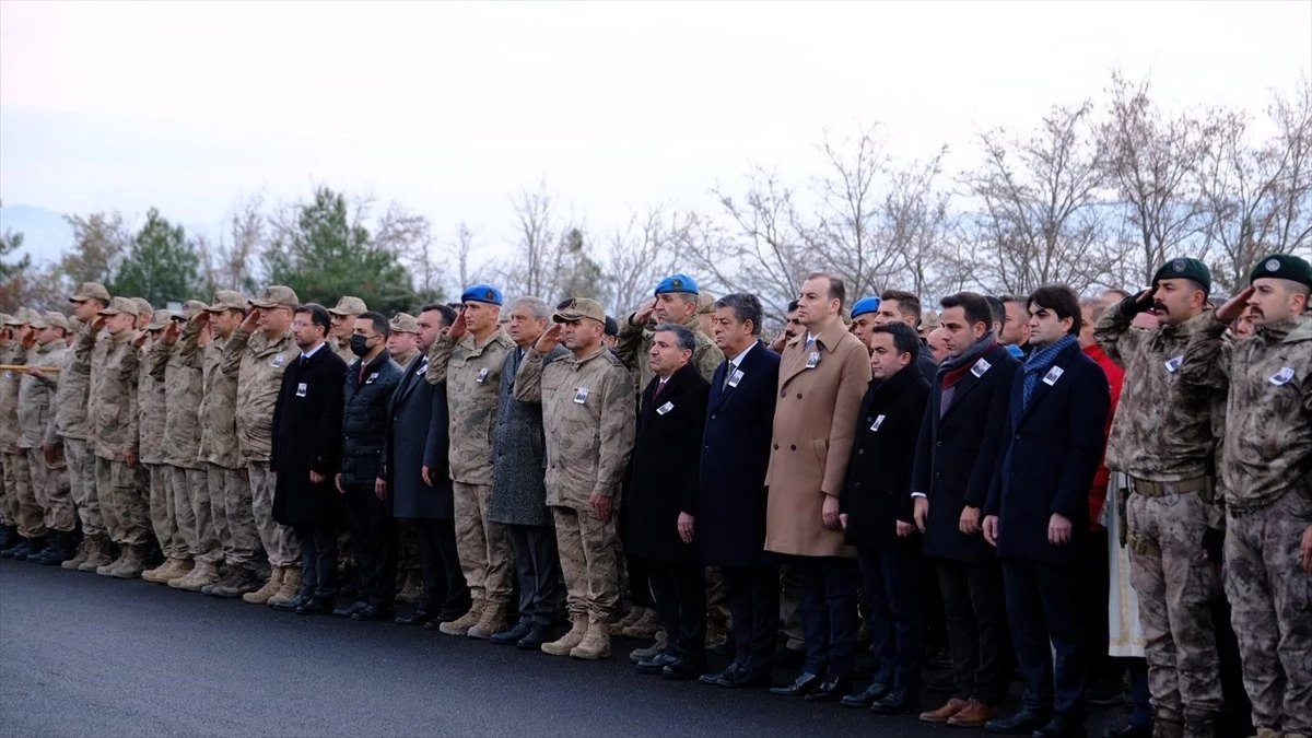 Pençe-Kilit Operasyonu bölgesinde şehit olan asker için Şırnak\'ta tören yapıldı
