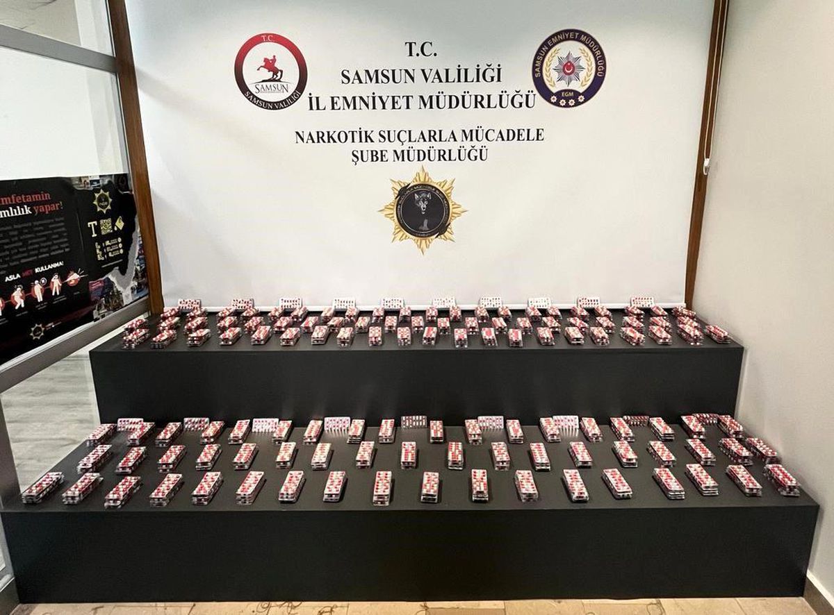 Samsun\'da 13 Bin 400 Adet Sentetik Ecza Ele Geçirildi