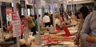 Siirt Kitap Fuarı yazarların söyleşi ve imza programıyla devam etti