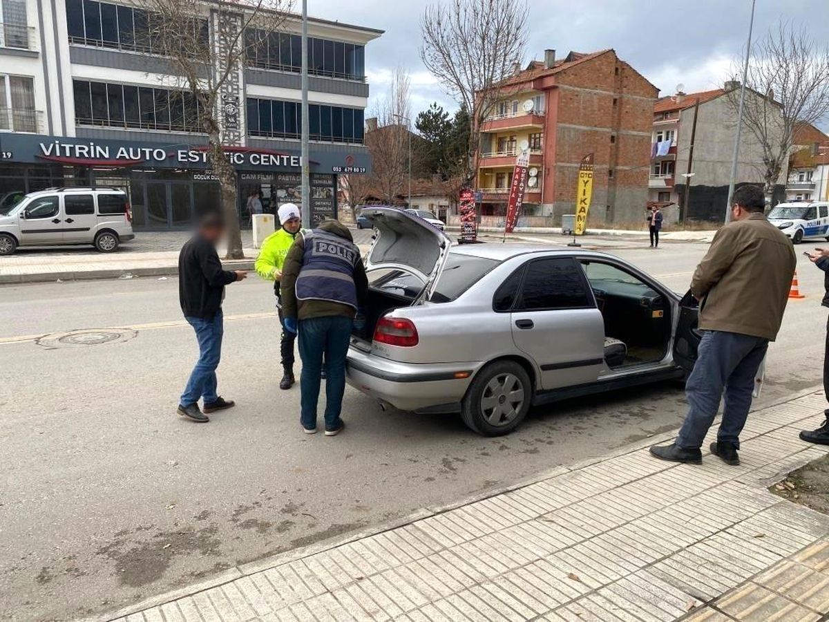 Çorum\'da şok uygulamada silah ve uyuşturucu ele geçirildi