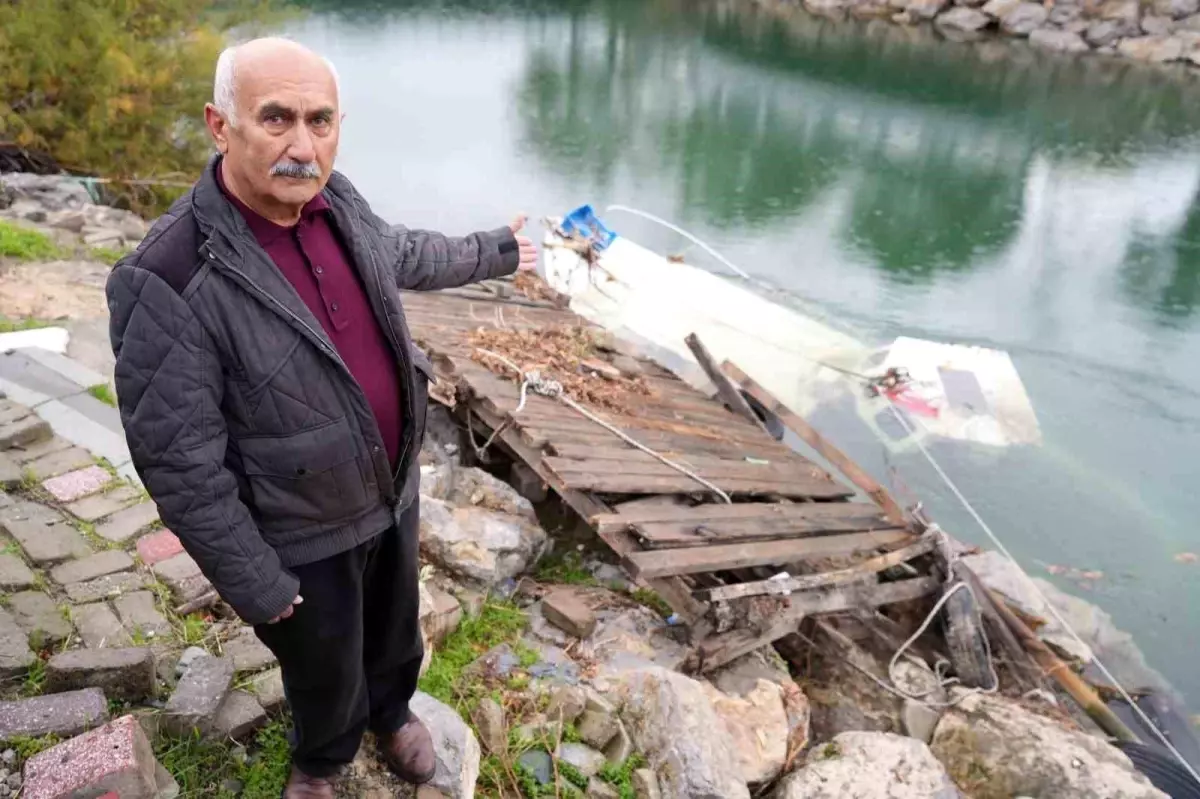 Kazdağları\'nda tekneler parçalandı, sahipleri barınak istiyor