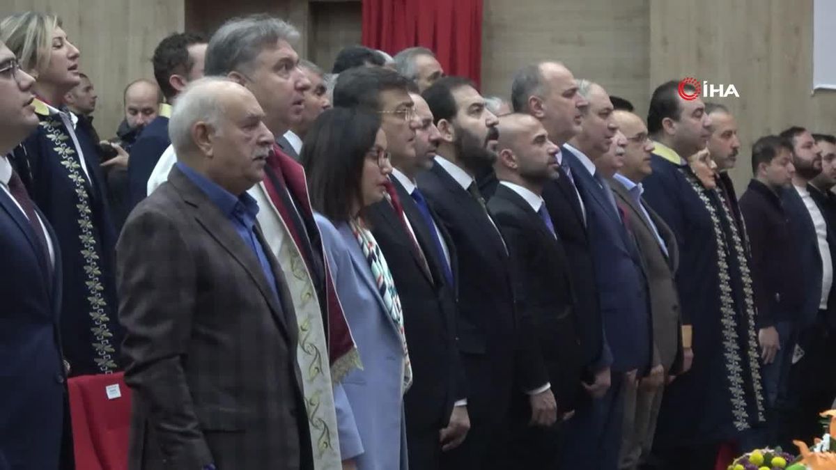 Yalova Üniversitesi'nin akademik yılı açılışının ilk dersi Prof. Dr. Hacısalihoğlu'ndan