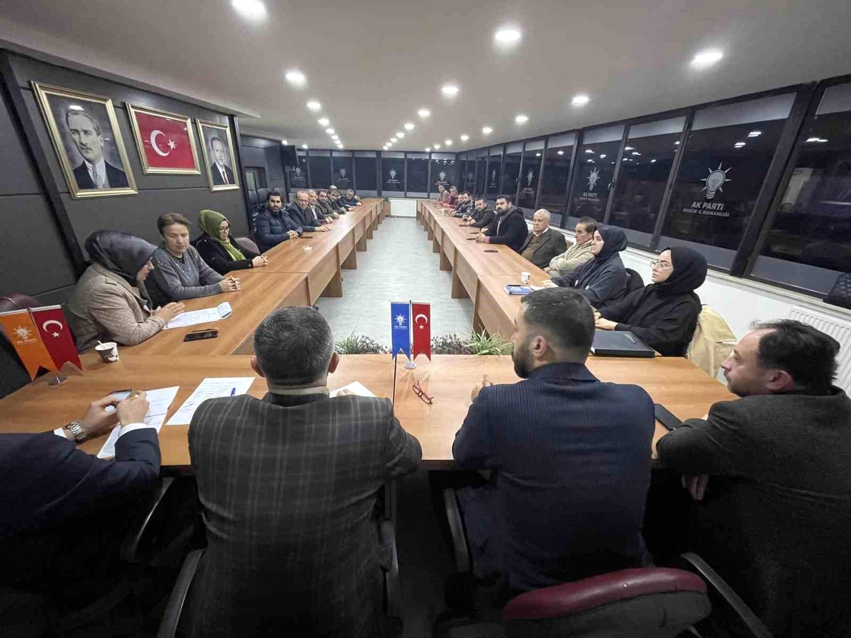 AK Parti Bilecik İl Başkanı Serkan Yıldırım, haftalık toplantıyı gerçekleştirdi