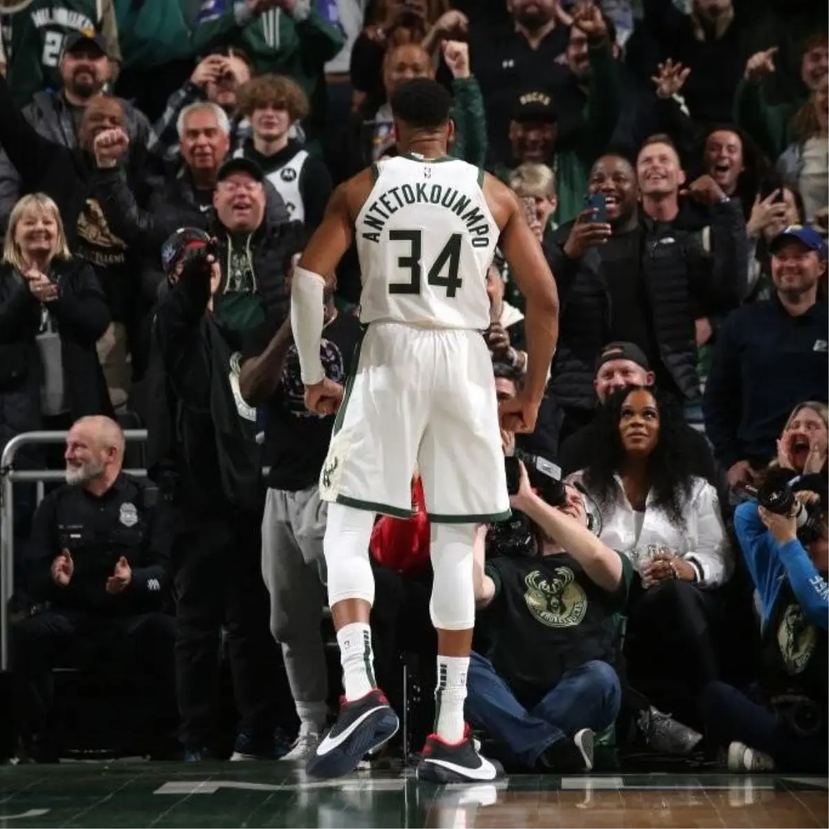 Antetokounmpo\'nun 64 sayılık performansı Bucks\'ı galibiyete taşıdı