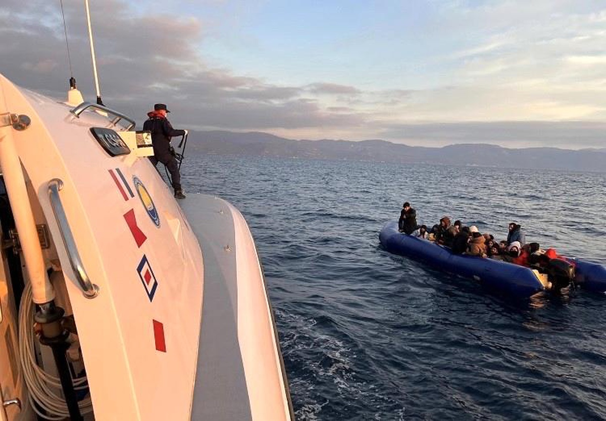 Çanakkale\'de 78 kaçak göçmen kurtarıldı