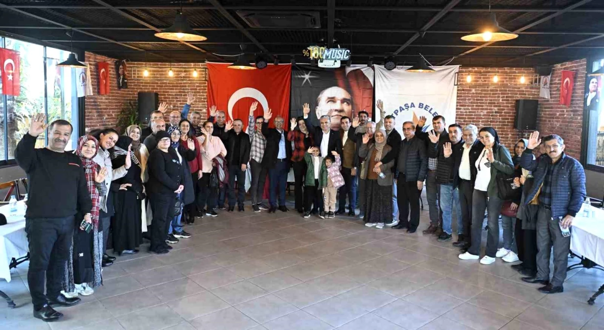 Muratpaşa Belediye Başkanı Ümit Uysal, Kepez muhtarlarıyla bir araya geldi