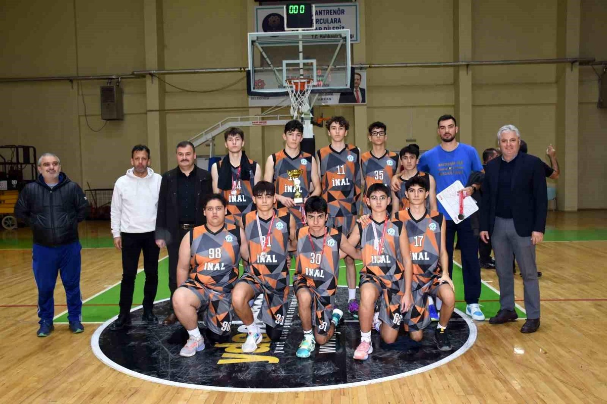 İnebey Anadolu Lisesi Basketbol Takımı İl İkincisi Oldu