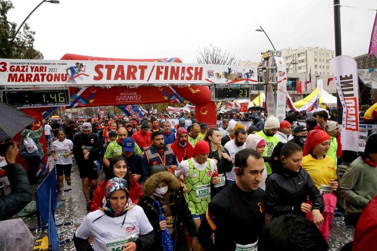 Bin 300 profesyonel sporcu Gazi Yarı Maratonu\'nda ter dökecek