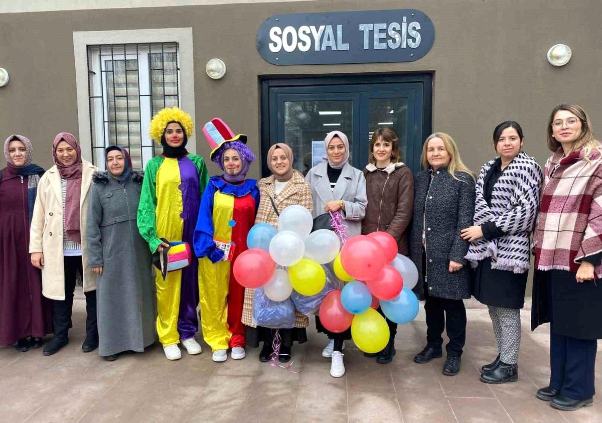 Afyonkarahisar Açık Kadın Cezaevi\'nde Eğlence Programı