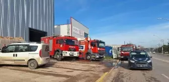 Kocaeli'de depolama tankı fabrikasında yangın çıktı
