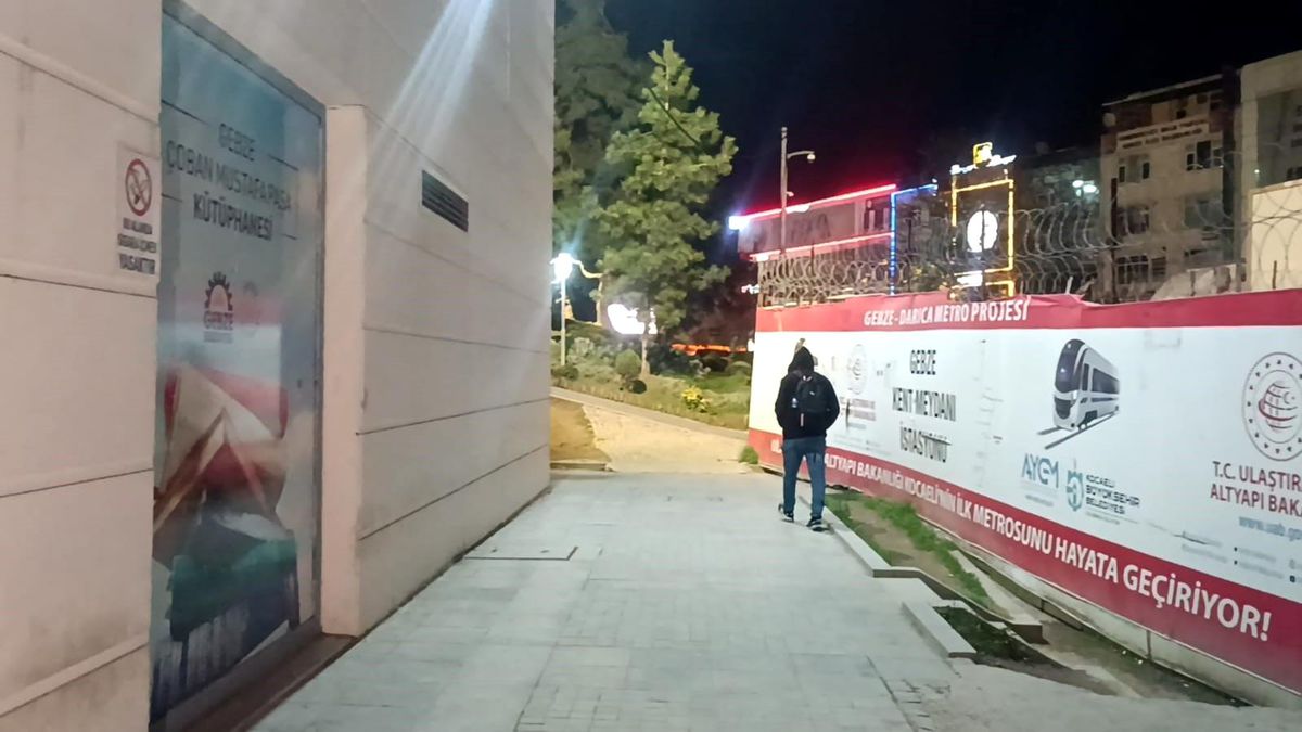 Kütüphanede Kilitli Kalan Genç Öğrenci Kurtarıldı