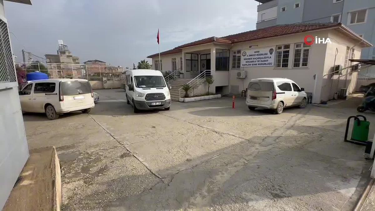 Hatay\'da göçmen kaçakçılığı suçundan aranan 3 kişi yakalandı