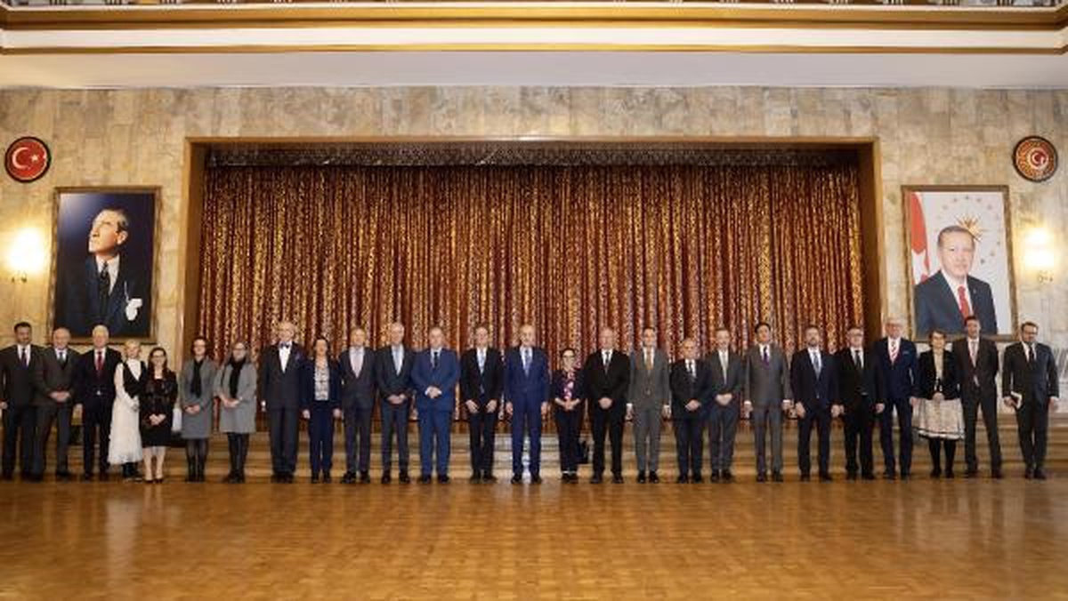 TBMM Başkanı Numan Kurtulmuş, AB Türkiye Delegasyonu Başkanı ve AB üyesi ülkelerin büyükelçilerini kabul etti