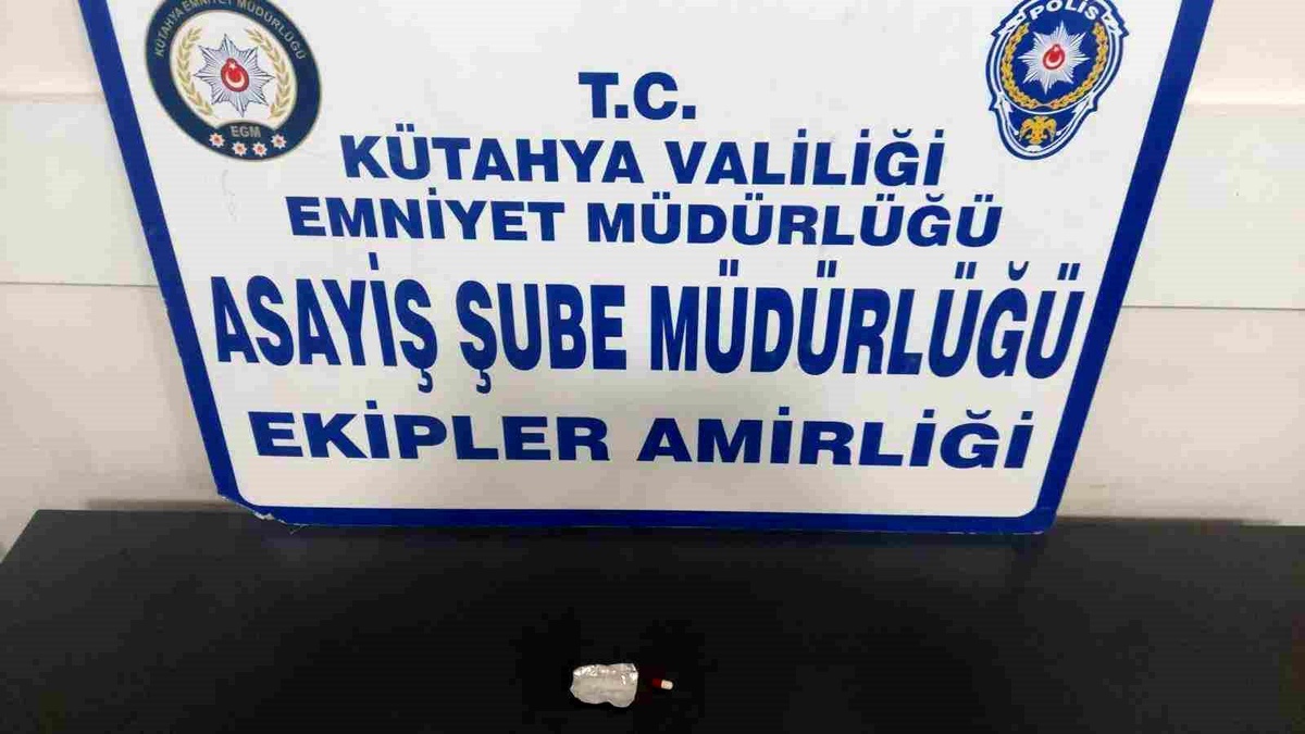 Kütahya\'da şüpheli araç ve şahıslar üzerinde uygulama yapıldı
