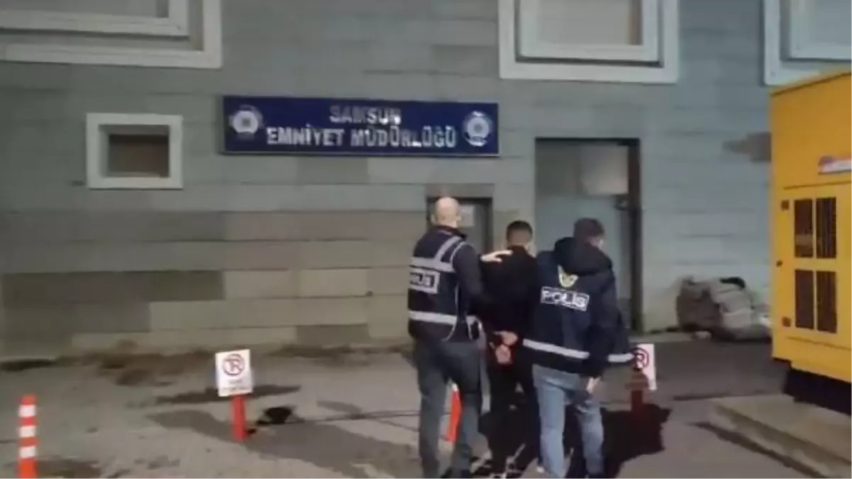 Cerrahi maske takan şüpheli kuyumcudan altın çaldı