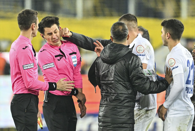PFDK, Hakem Halil Umut Meler'e yumruk atan Faruk Koca'y,a futboldan ömür boyu men cezası verdi