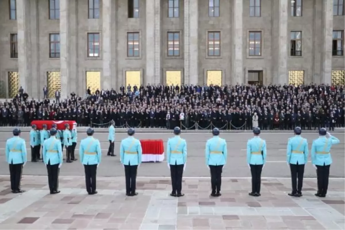 TBMM\'de Saadet Partisi Milletvekili Hasan Bitmez için cenaze töreni düzenlendi