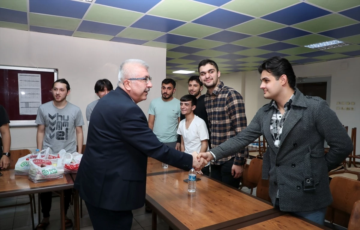 Sinop Üniversitesi Rektörü, öğrencilerin davetine kayıtsız kalmadı
