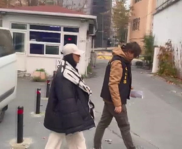 İstanbul'da Müstehcen İçerikli Videolar Paylaşan 6 Şüpheli Gözaltına Alındı İstanbul'da Müstehcen İçerikli Videolar Paylaşan 6 Şüpheli Gözaltına Alındı