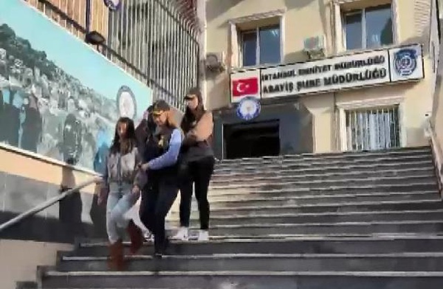 İstanbul'da Müstehcen İçerikli Videolar Paylaşan 6 Şüpheli Gözaltına Alındı İstanbul'da Müstehcen İçerikli Videolar Paylaşan 6 Şüpheli Gözaltına Alındı