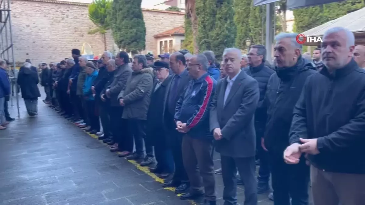 Söz yazarı Levent Bektaş, son yolculuğuna uğurlandı