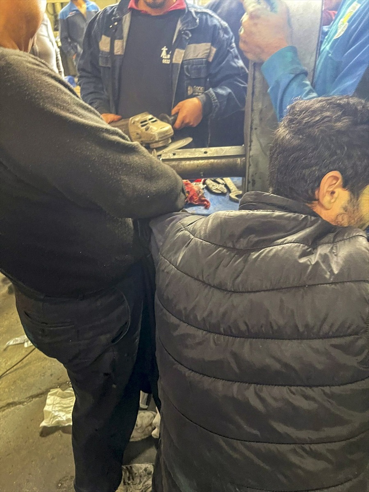 Tarsus\'ta işçi kolunu pres makinesine kaptırdı