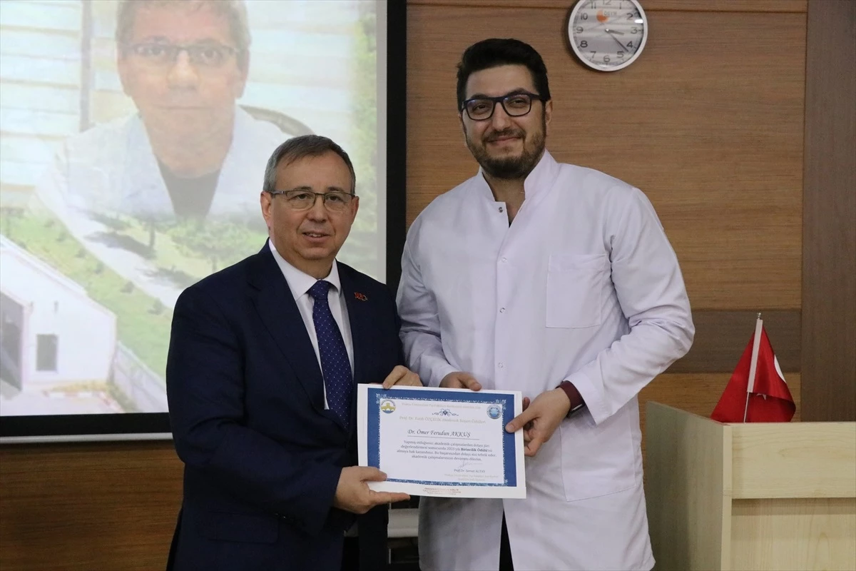 Trakya Üniversitesi Tıp Fakültesi Kardiyoloji Anabilim Dalı Prof. Dr. Fatih Özçelik Akademik Başarı Ödülleri
