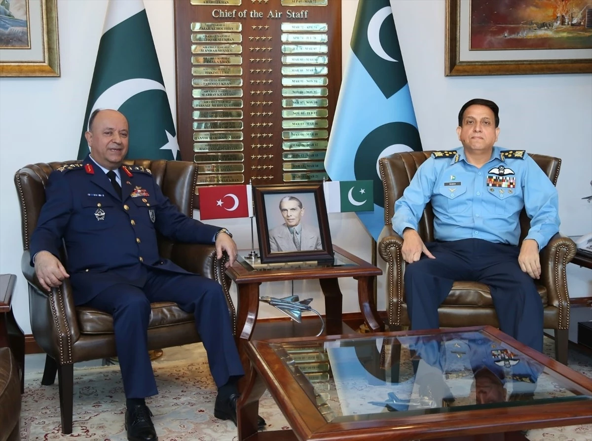 Türkiye ve Pakistan arasında havacılık sektöründe işbirliği görüşüldü