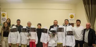 Uşak'ta ilkokul öğrencilerine arıcılık konferansı düzenlendi