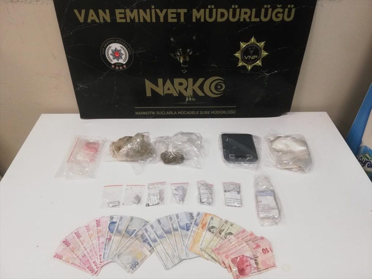 Van\'da torbacılara operasyon: 13 şüpheli hakkında işlem yapıldı