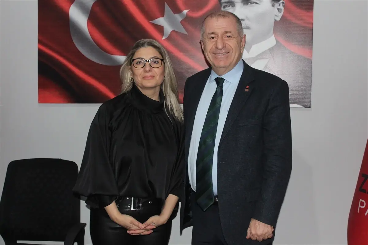 Ümit Özdağ, Samsun\'da partililerle buluştu