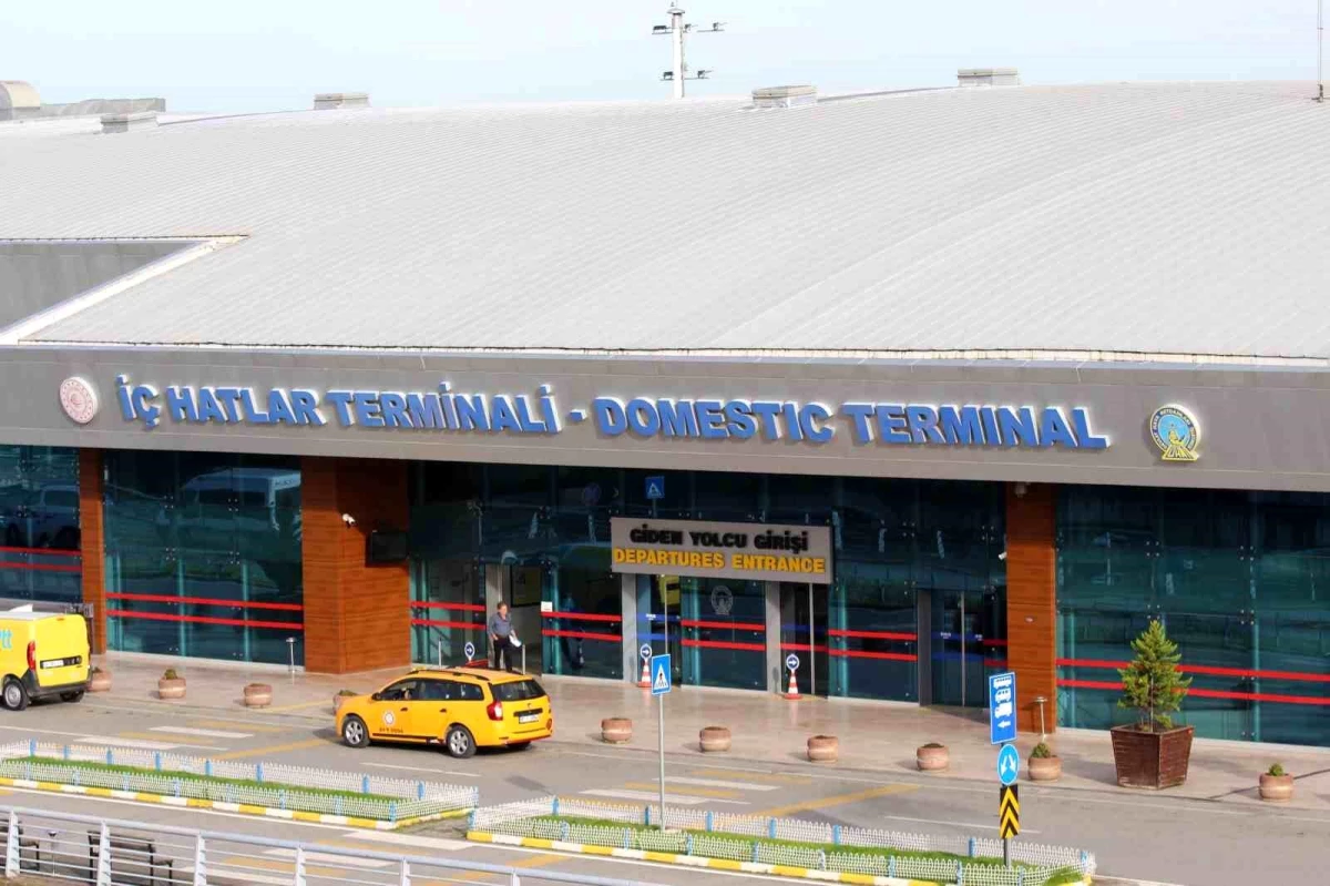 Trabzon Havalimanı 6 saat boyunca uçuşlara kapatıldı